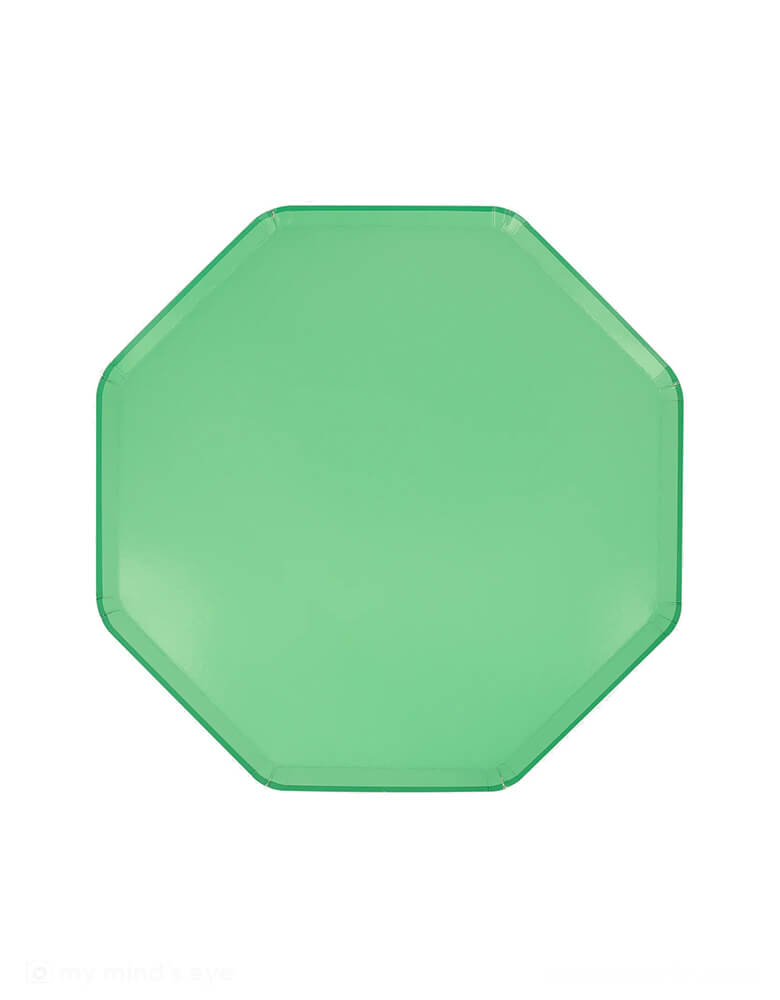 Momo Party's 8.25" x 8.25" emerald green side plates by Meri Meri. Comes in a set of 8 paper plates, these gorgeous plates, with their eye-catching octagonal shapes, are perfect for a garden party, baby shower, a new home get-together, or any birthday or family meal to celebrate being happy and healthy.