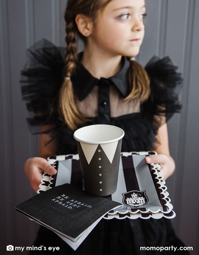 Party More Checkered Paper Plates (Set of 8)