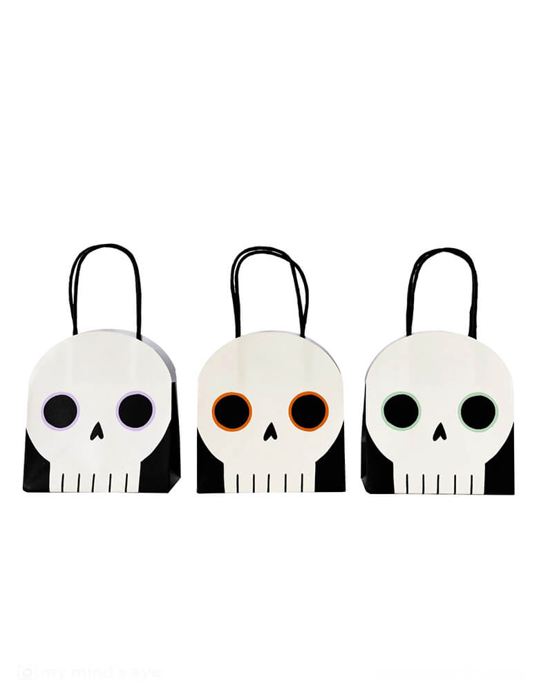 Momo Party's Skulls Treat Bags by My Mind's Eye. Comes in a set of 6 treat bags in 3 different colors/designs, these skull-shaped goodie bags are perfect for providing your friends and family with just the right amount of fright and delight at your Halloween party!