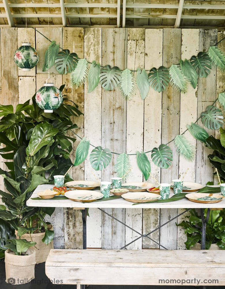 Green Palm Leaf Garland