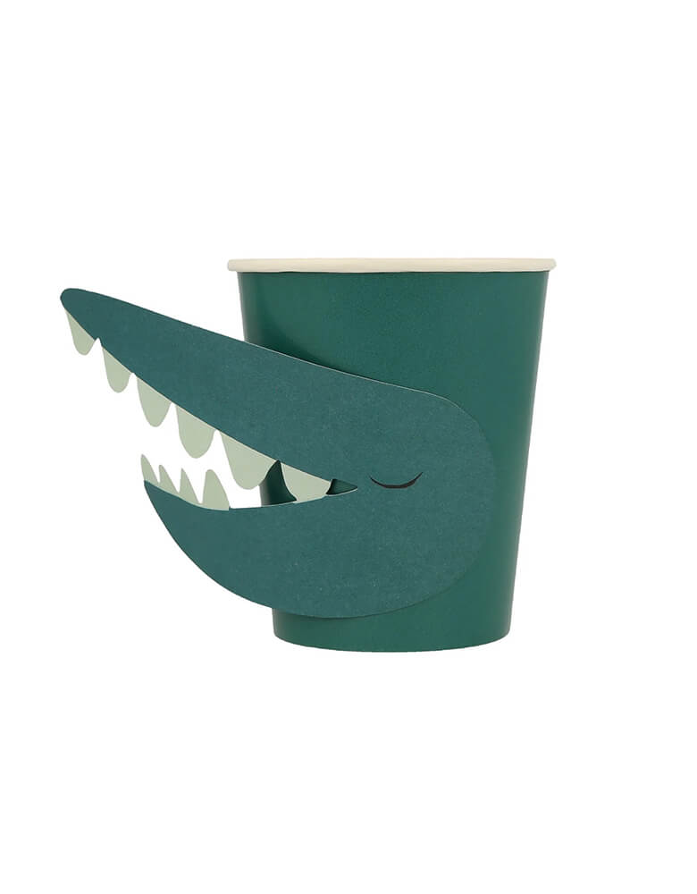 Momo Party's 9oz animal parade party cups by Meri Meri, comes in a set of 8 party cups in 4 designs of 4 designs: monkey, elephant, crocodile and lion, these adorable party cups are 3D dimensional and are perfect for kid's zoo, safari, or jungle themed birthday party, or even baby's "Wild One" first birthday party or a "Two Wild" second birthday party!