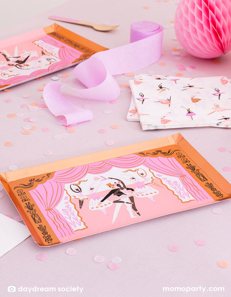 Pirouette Large Plates (Set of 8)