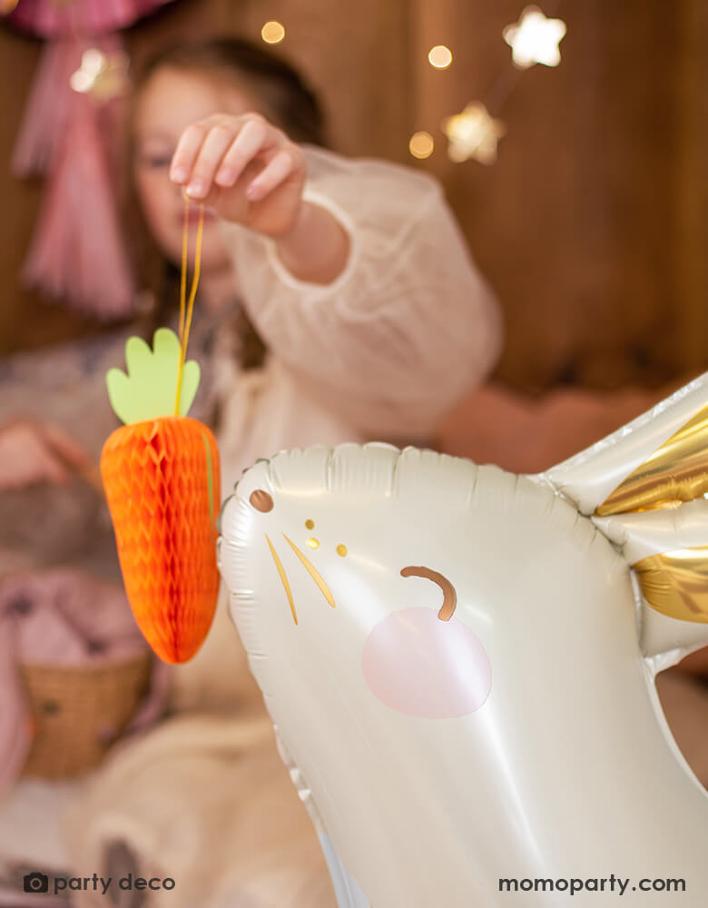Honeycomb Carrot Decoration