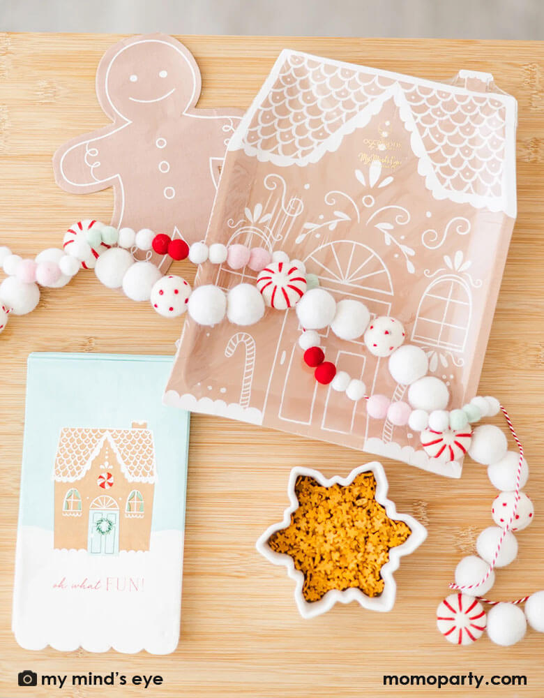 Gingerbread Scalloped Guest Napkins (Set of 24)