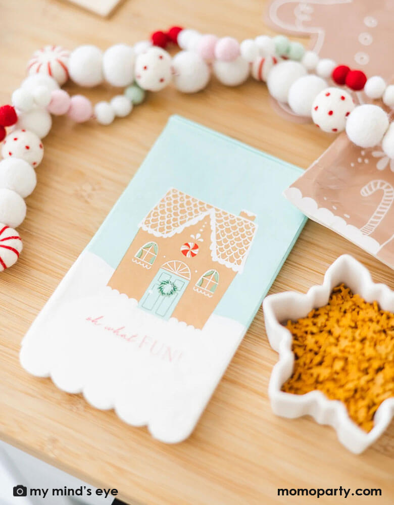 Gingerbread Scalloped Guest Napkins (Set of 24)