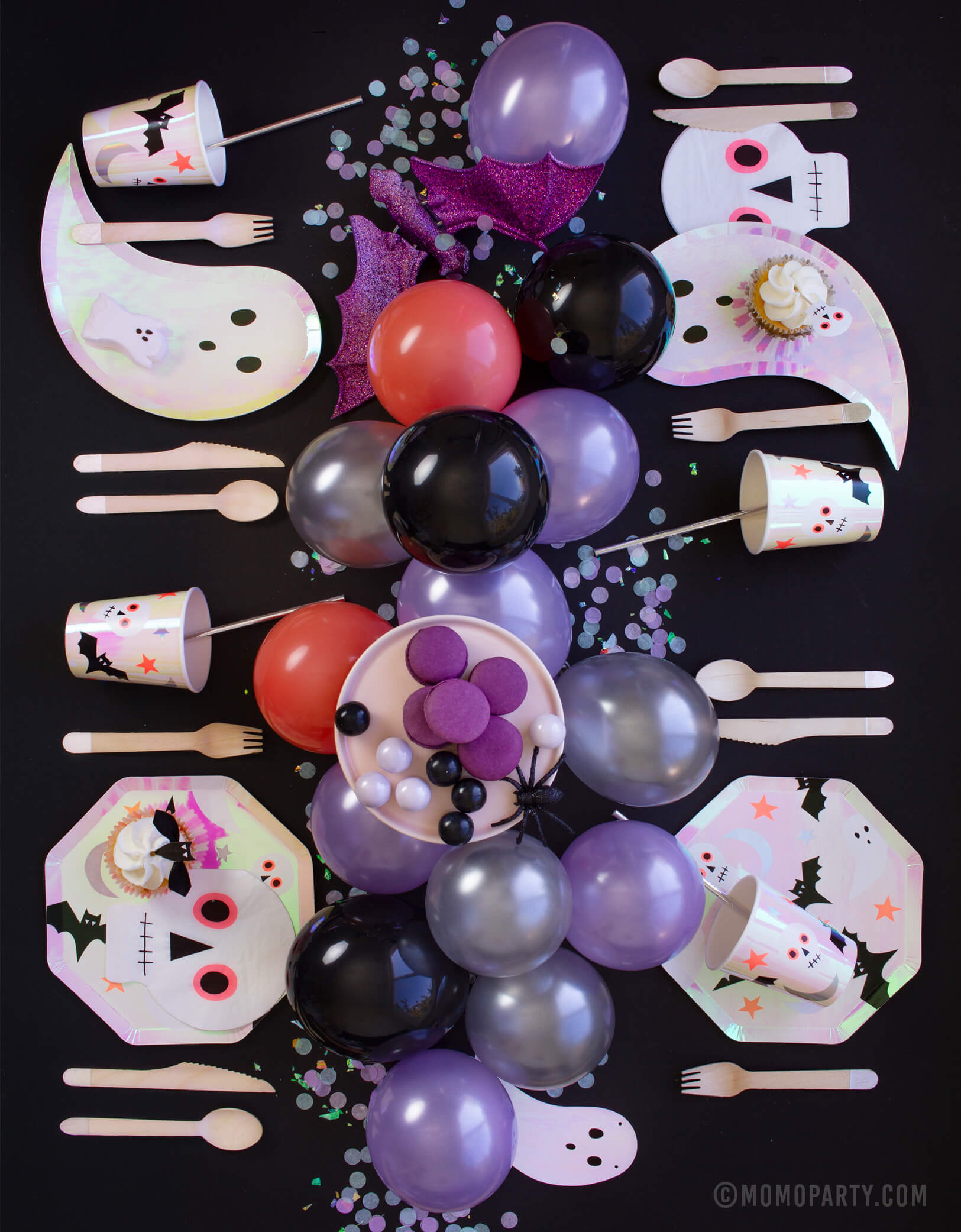 momo party kids 2019 Halloween party table set up plan for 4 people with MeriMeri Iridescent Ghost Plates,  Halloween Icons Side Plates, Cups, Confettis and Pear purple, coral, sliver, black balloons, pink cupcake stand with macrons as centerpiece 