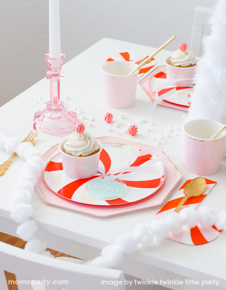 Candy Cane Napkins (Set of 16)
