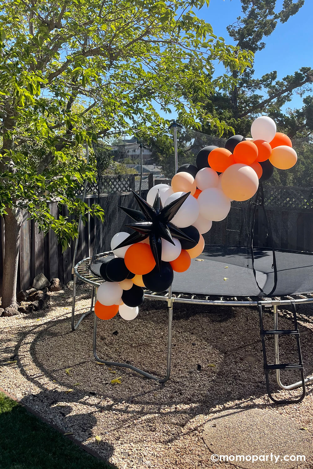 Jumbo 12 Point Black Starburst Foil Balloon