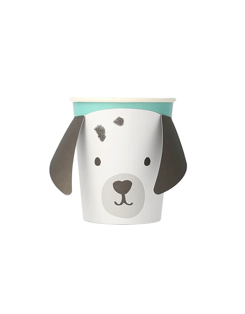 Momo Party's 9 oz puppy cups by Meri Meri, comes in a set of 8 cups in 4 difference designs of dog breeds, these adorable 3D cups. Their droopy ears, and sweet faces, will definitely delight your guests. As well as drinks, they are perfect to fill with popcorn, sweet treats and party favors. They're simply perfect for your kid's puppy or dog themed birthday party.