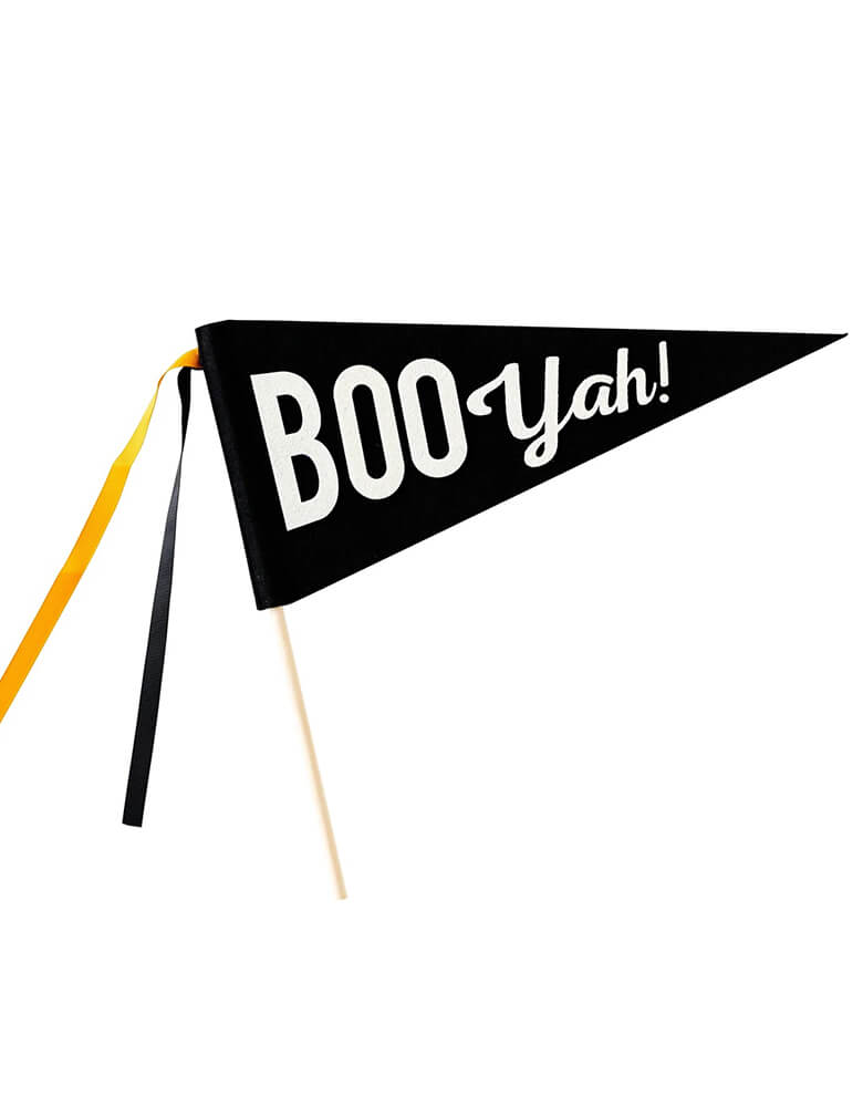 Momo Party's 14" x 15" Boo Yah Boo Yah! Felt Pennant Banner by My Mind's Eye.This pennant includes both black and white felt material to give you a spooky look that'll have everyone talking. Add a little flair to your Halloween decorations!