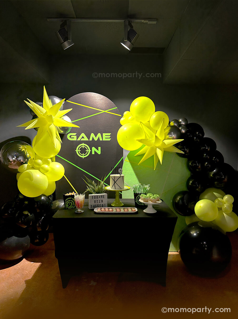 Jumbo 12 Point Neon Yellow Starburst Balloon