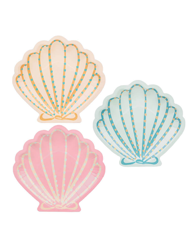 Momo Party's 9" mermaid shell shaped plates by Talking Tables. With a unique shell shape and 3 different colors, these disposable plates making an eye-catching addition to any party table. An essential for a kids mermaid party, fill with sandwiches, chips or slices of birthday cake! 