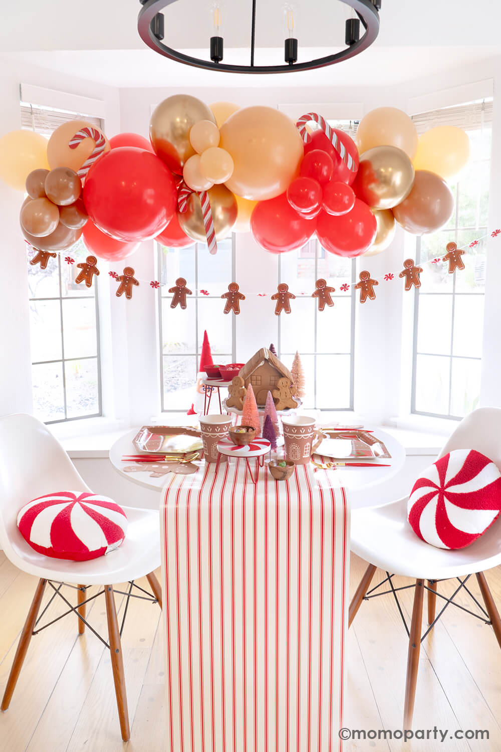 Gingerbread Kisses Holiday Balloon Cloud Kit