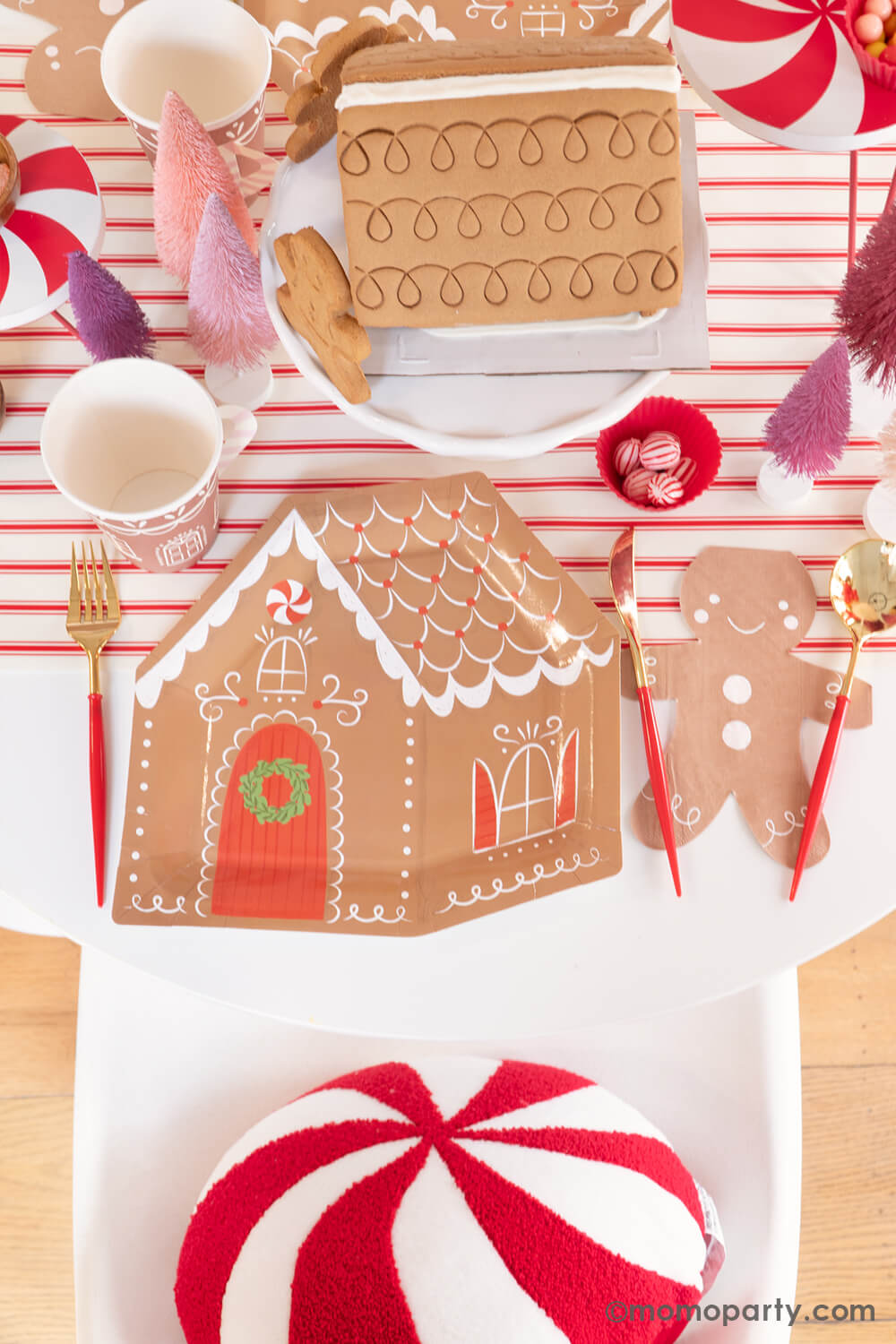 Gingerbread House Paper Plates (Set of 8)