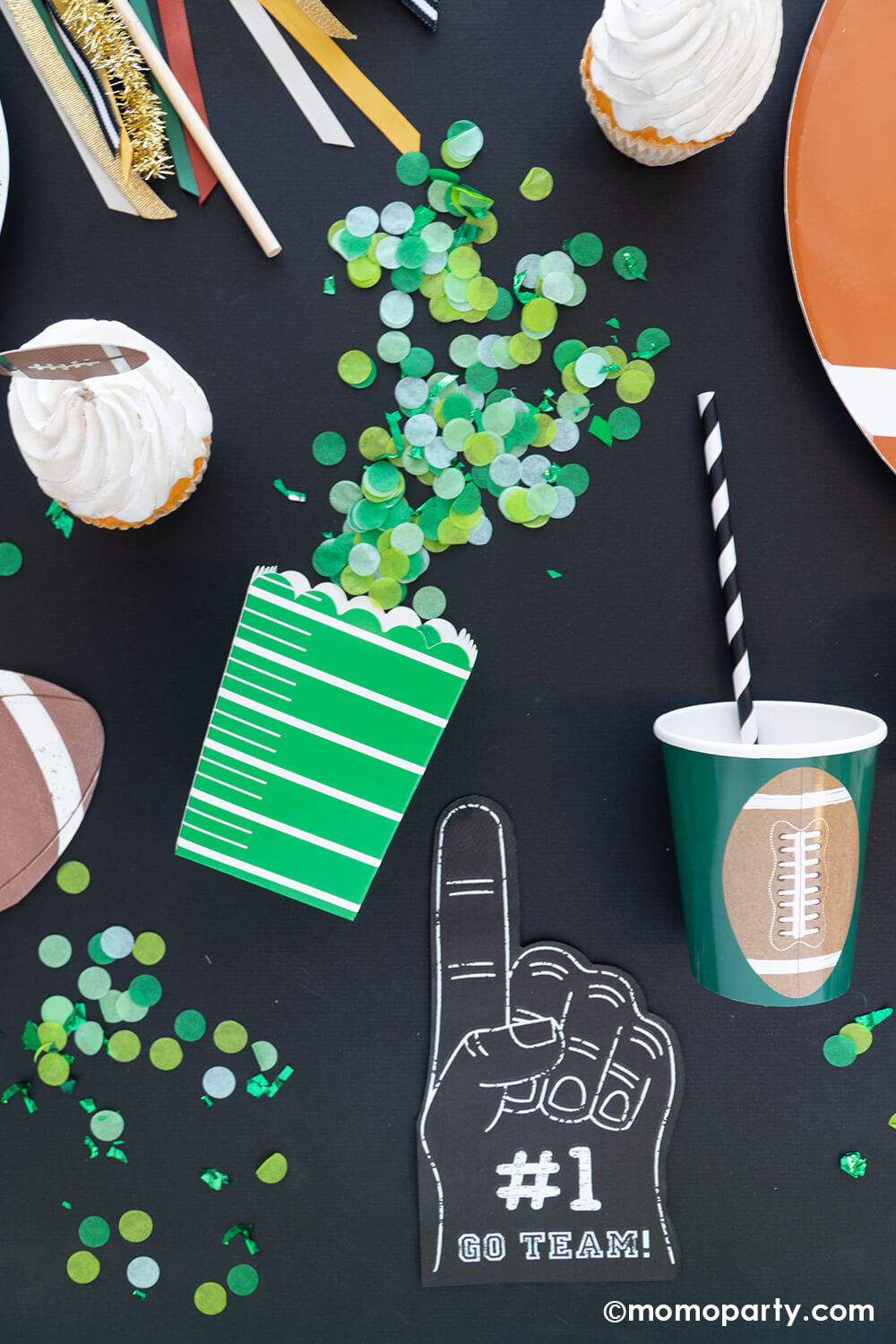 https://www.momoparty.com/cdn/shop/files/Momo-Party_Football-Colleciton_foodcups-with-confetti.jpg?v=1693534799&width=1000