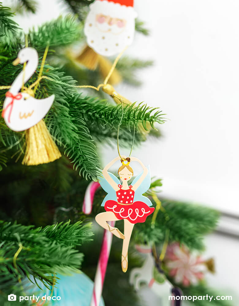 Party Deco - Bellala, santa and swan Gift Tags hanging on Christmas tree as ornaments.. This set of Christmas gift tags is simply adorable for this Holiday season. also hanging it on your christmas tree as ornaments