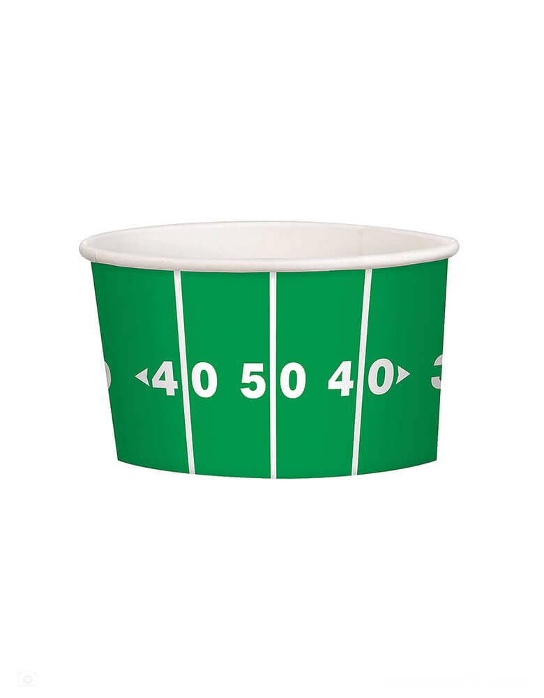 Momo Party's 4x4.5x4" football chili paper bowls by Fun Express, come in a set of 8 bowls, these disposable bowls feature a yard line design and are the perfect addition to a football-themed party or get-together to watch the game.