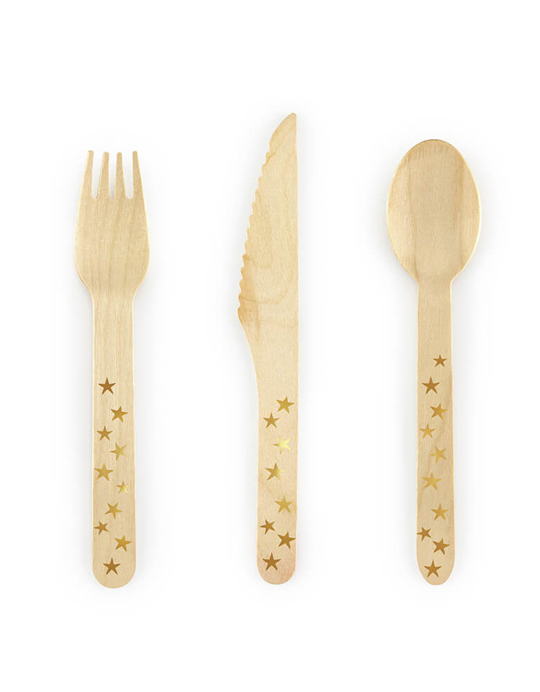 Momo Party's 6.25" gold star wooden utensil set by Party Deco. Come in a set of 18, this utensil set is perfect for your everyday celebration - Be it a princess themed birthday party, a graduation celebration or New Year's Eve countdown, they are simply perfect for your party table. 