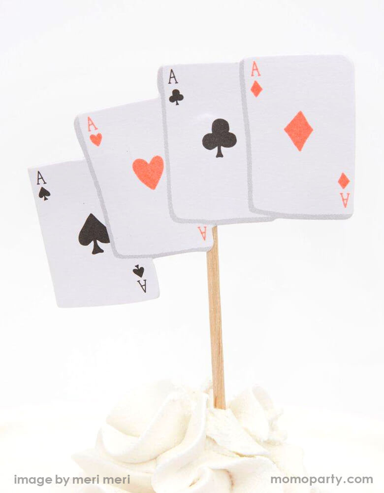 Meri Meri Magic Cupcake Kit, details of Four Aces Playing Card topper