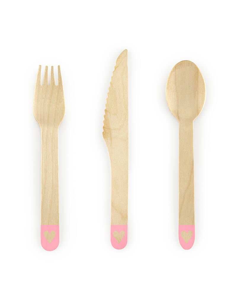 Momo Party's 6.5 inches pink wooden cutlery featuring an adorable heart design is perfect for your sweet celebration. Be it a Valentine's Day celebration, a princess themed birthday party, or a wedding, they are simply perfect for your party table. 
