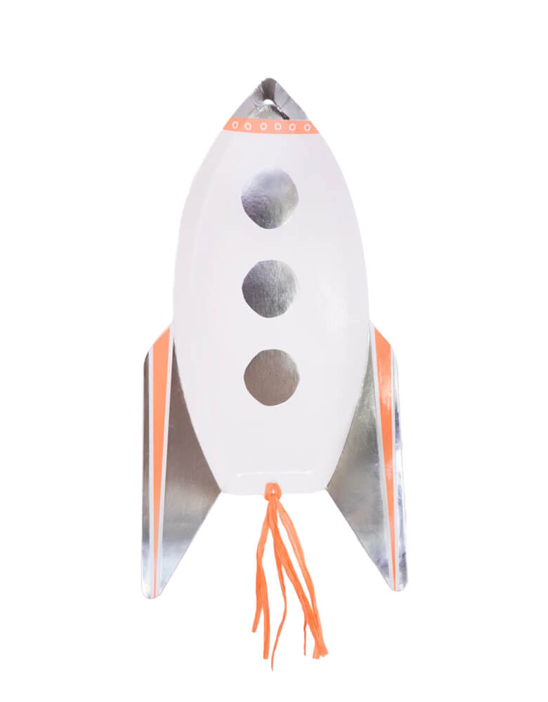 Rocket Plates by Meri Meri. set of 8. These awesome rocket shaped plates are an amazing way to decorate a space party table to delight little astronauts. They are crafted from high quality card, Made from eco-friendly paper, in a rocket shape design and Shiny foil detail, Orange raffia tassels, so are perfect to heap with space treats too.