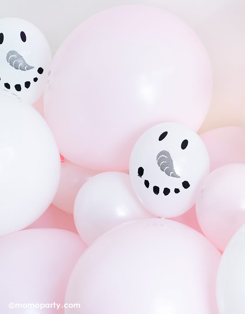 Qualatex Balloons 5inch Snowman Face Latex Balloon mix with mixed with 11 inch and 5 inch Qualatex white latex balloons and Betallatex Pastel Matte Pink Round Latex balloon cloud for a pastel pink sweet christmas party or winter wonderland birthday party 