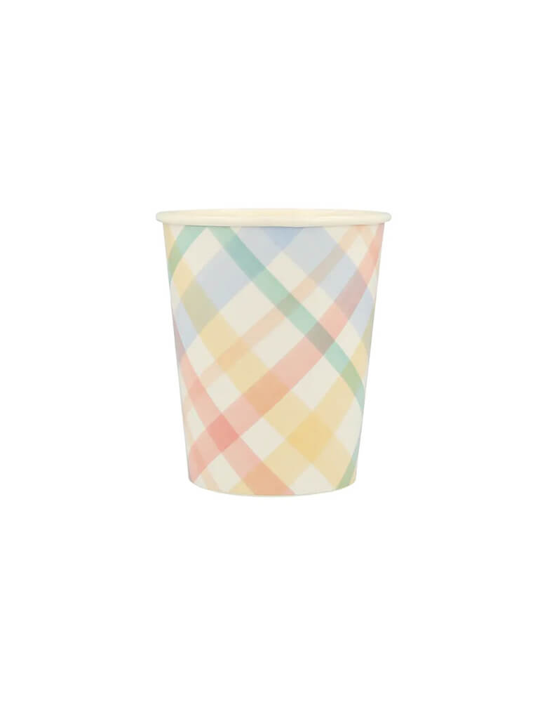Momo Party's 9oz plaid patterned party cups by Meri Meri. Featuring vintage-inspired plaid designs. They are perfect for any celebration where you want soft muted shades - ideal for baby showers and birthday parties. These plaid patterned cups make a perfect addition to any spring party too!