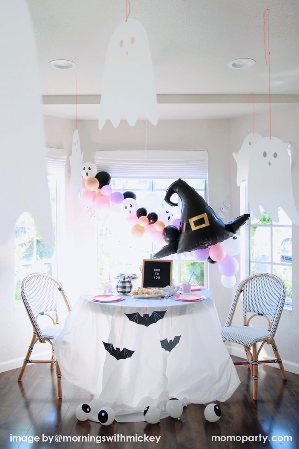 Halloween party morning Table set up with momo party boo to you balloon cloud, witch hat foil balloon, 